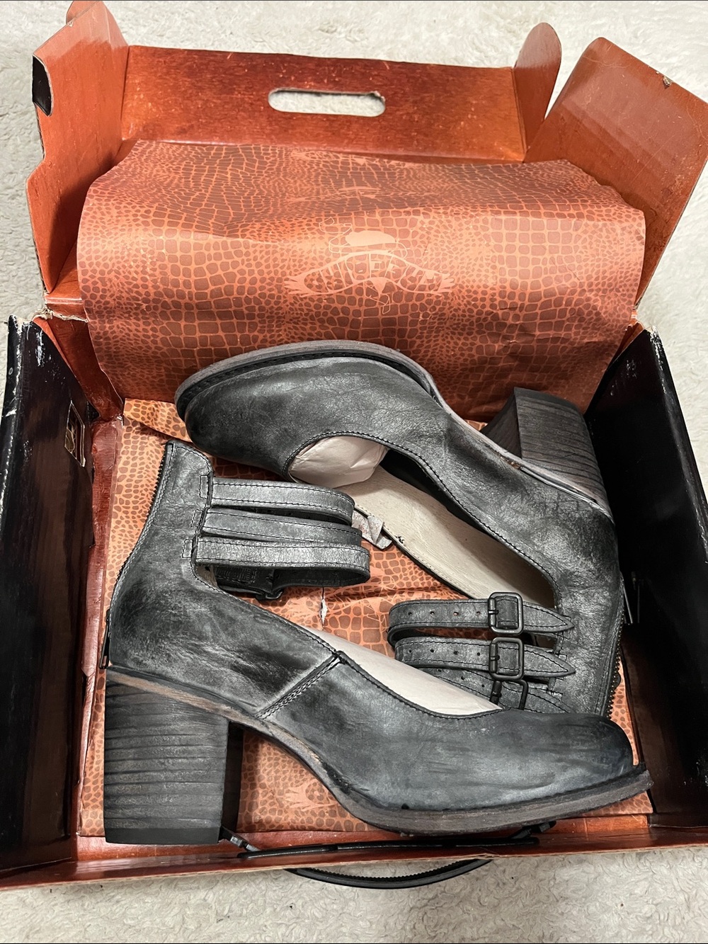 Free bird size 8